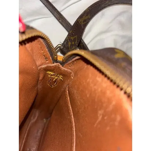 Louis Vuitton Monogram Crossbody Amazone - Picture 7 of 7